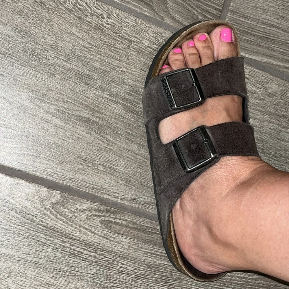Birkenstock Women’s Dark Gray Suede Sandals size 37
